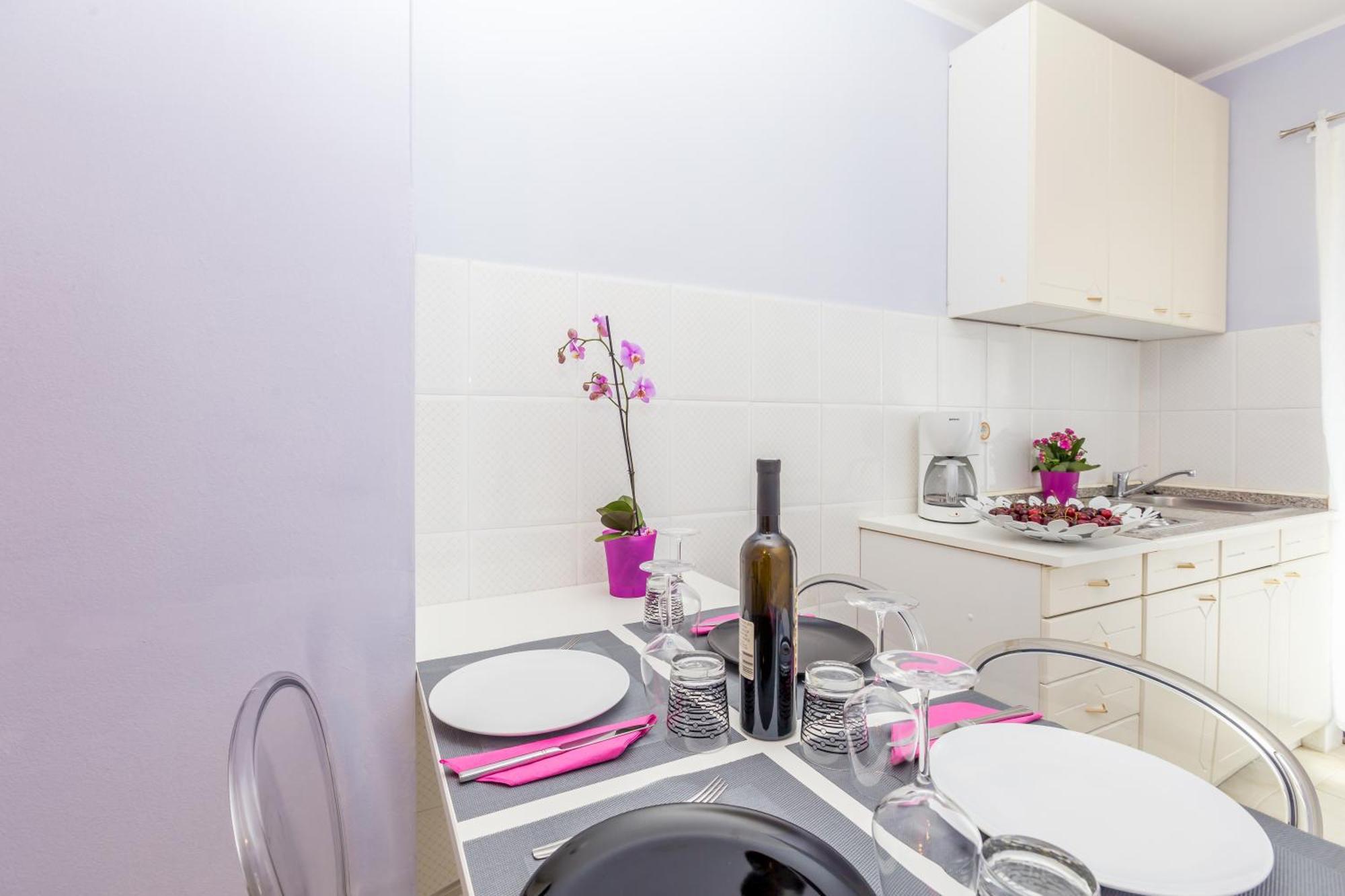 Ava Apartments Омишаль Номер фото