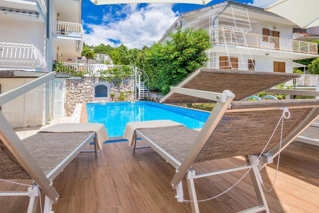 Ava Apartments Омишаль Экстерьер фото